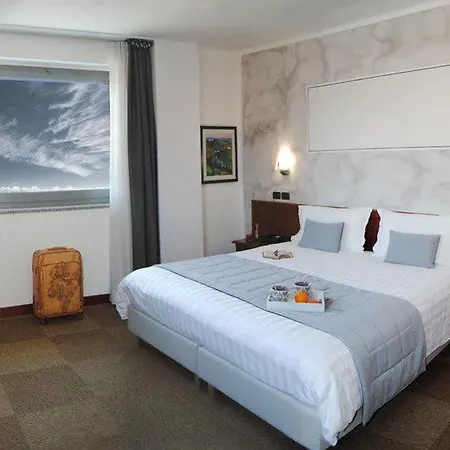 Medea (adults Only) 3* Alba (Piedmont)