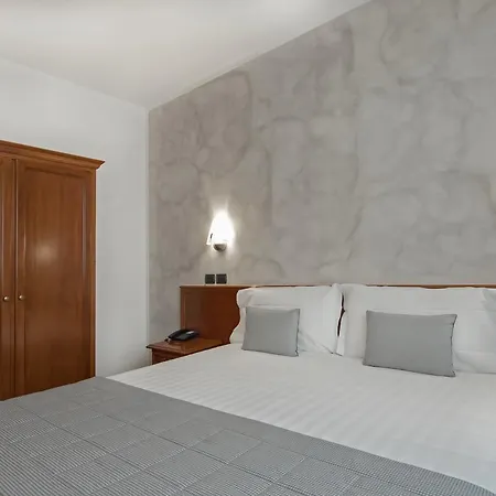 Medea (adults Only) Alba (Piedmont)