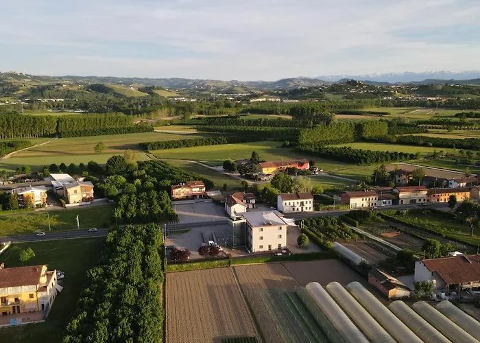 Medea (adults Only) 3* Alba (Piedmont)