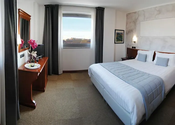 Medea (adults Only) 3* Alba (Piedmont)